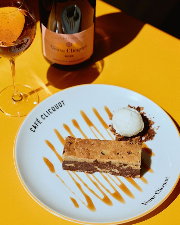 Veuve Clicquot Caf&eacute; Clicquot Brownie and Brut Ros&eacute; with a Glass 