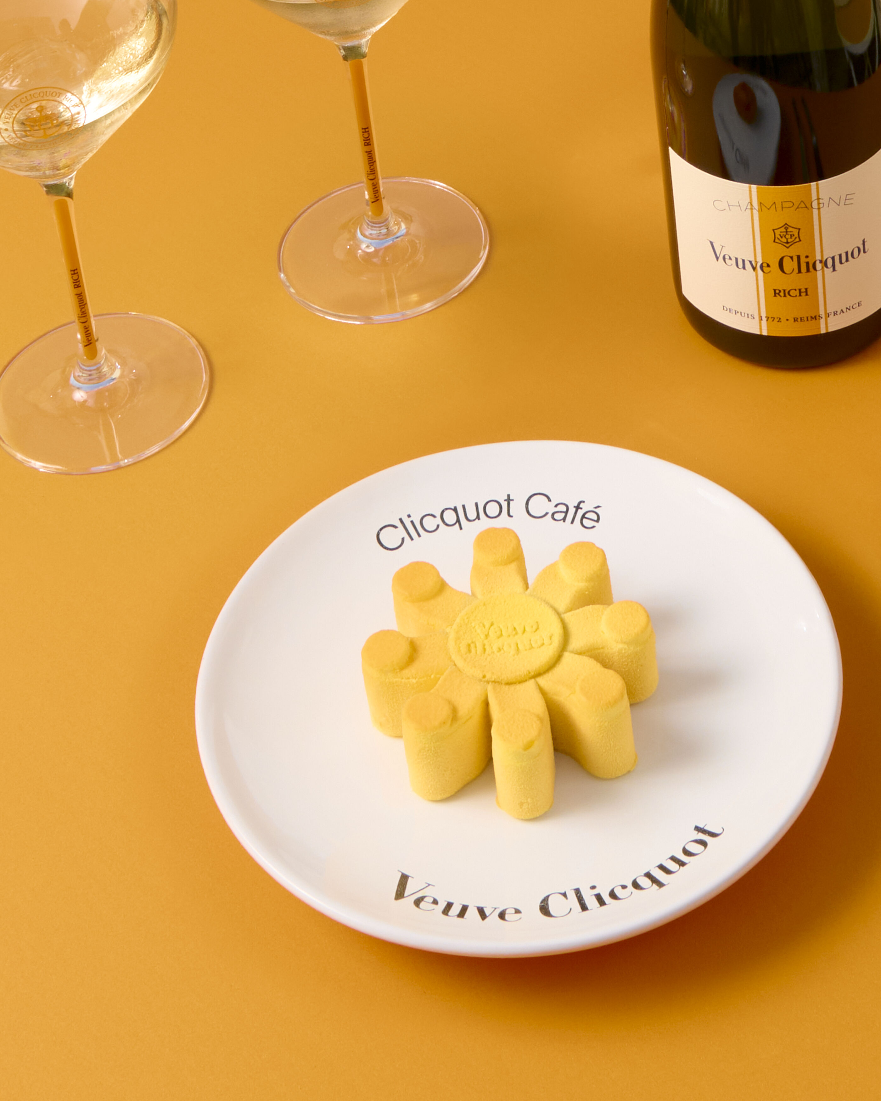 Veuve Clicquot Chasing the Sun Milan Design Week Caf&eacute; Clicquot 