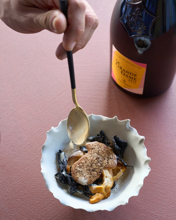 La Grande Dame Rosé 2015 with Mushrooms and nuts