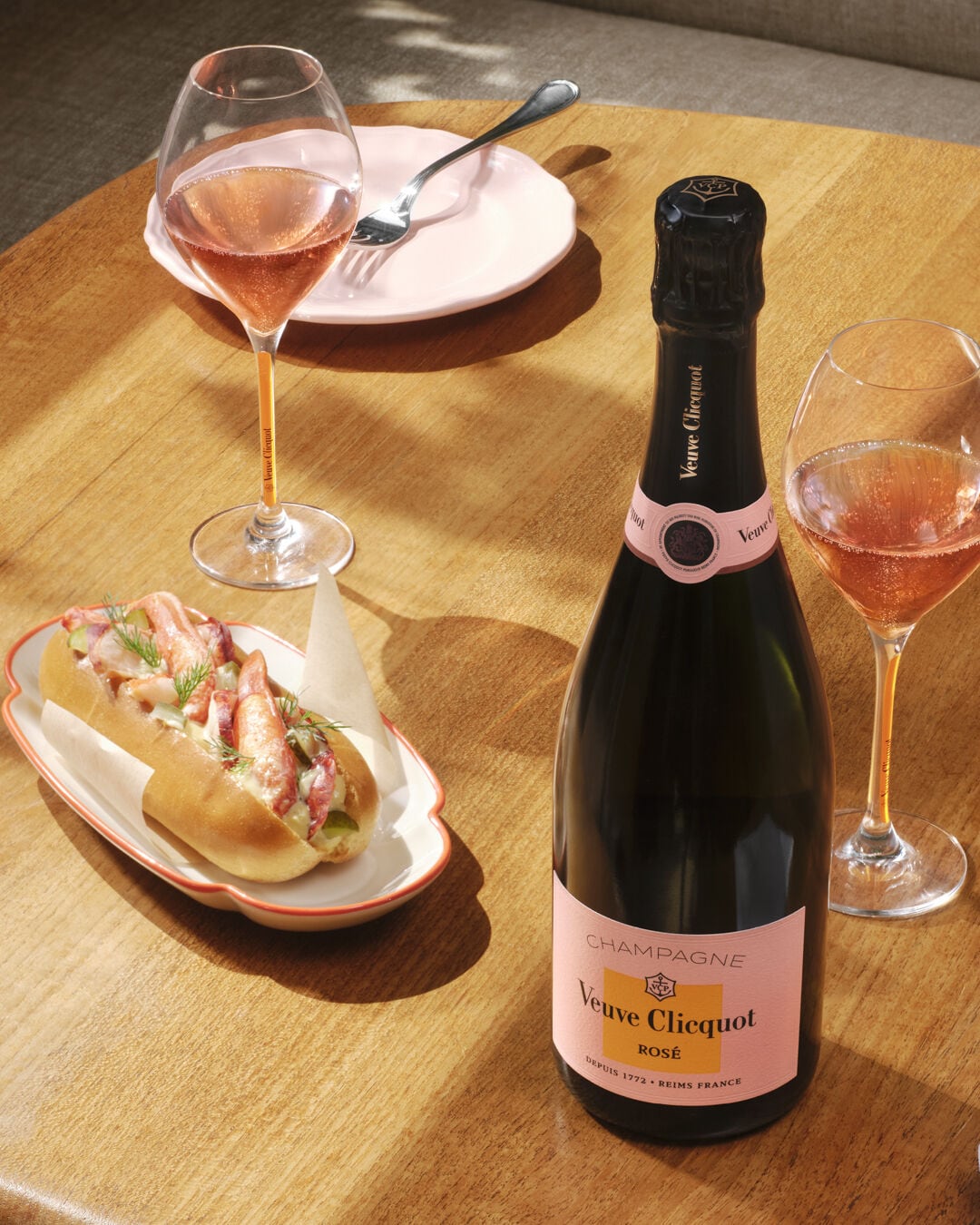 FVeuev CLicquot Food Pairing Lobster Roll Brut Ros&eacute; 