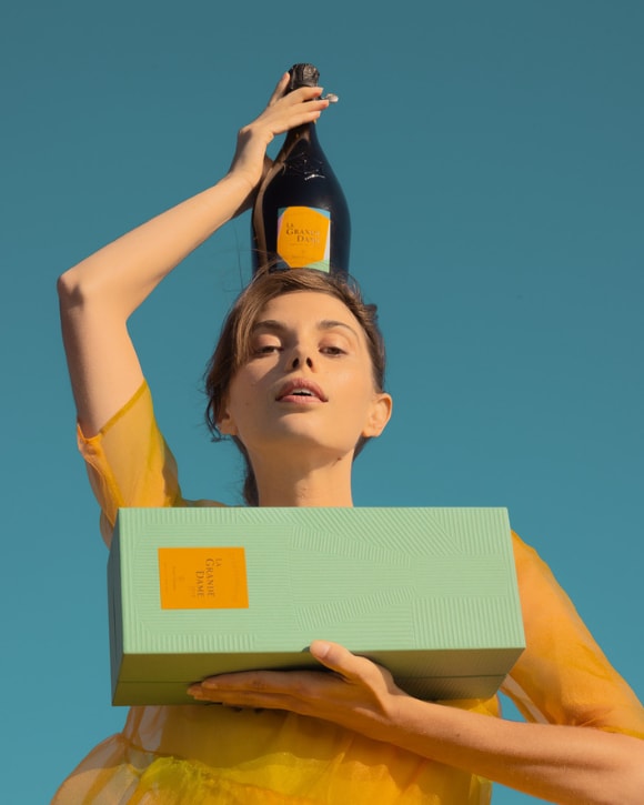 Jimmy Marble's photo of a model with La Grande Dame 2015 Jimmy Marble's photo of a model with La Grande Dame 2015