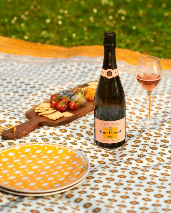 Le Picnic by Veuve Clicquot Printemps Haussmann Le Picnic by Veuve Clicquot Printemps Haussmann