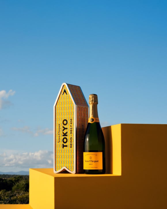 Veuve Clicquot Chasing The Sun The Blue Arrow 