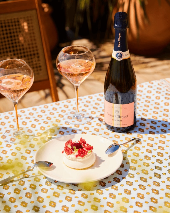 Le Picnic by Veuve Clicquot Printemps Haussmann Le Picnic by Veuve Clicquot Printemps Haussmann