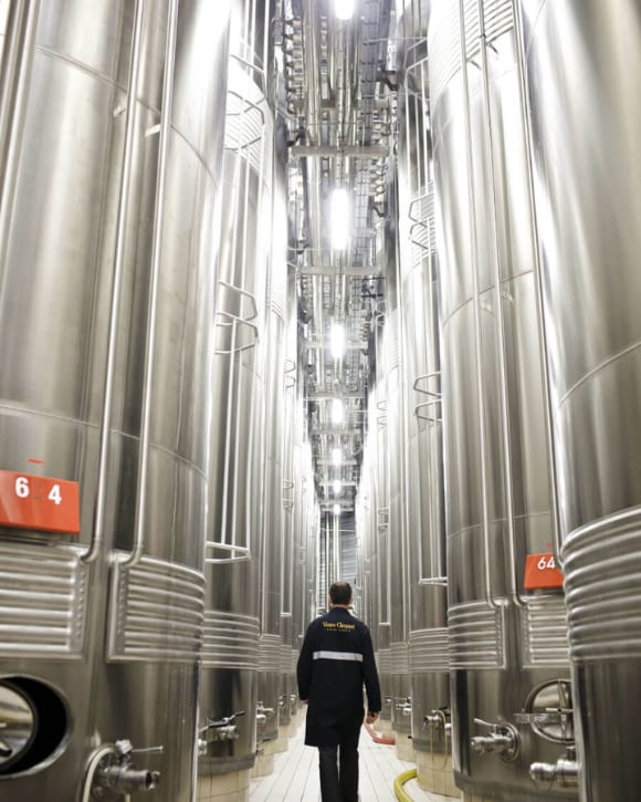 Win Fermentation Veuve Clicquot - The Art of Winemaking