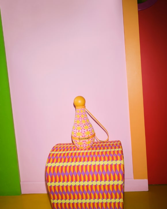 Sun Totem Chasing The Sun | Veuve Clicquot