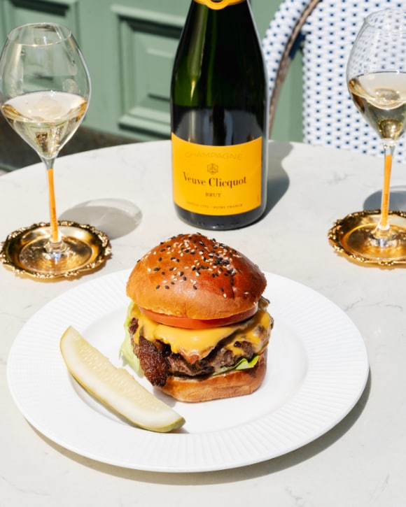 Veuve CLicquot Food Pairing Yellow Label 