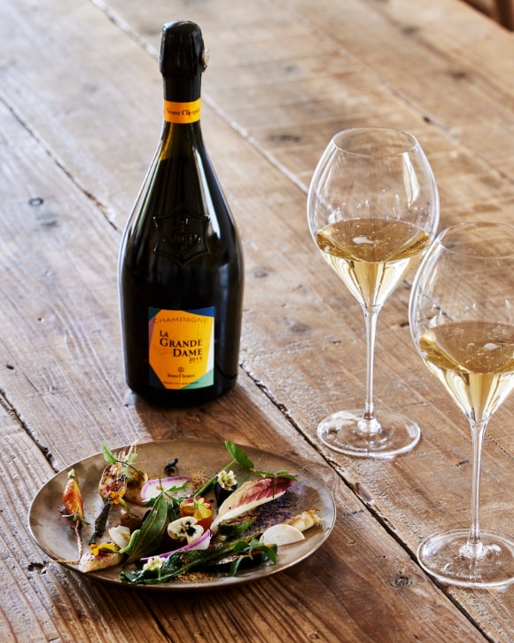 La Grande Dame 2015 Food Pairing and two glasses