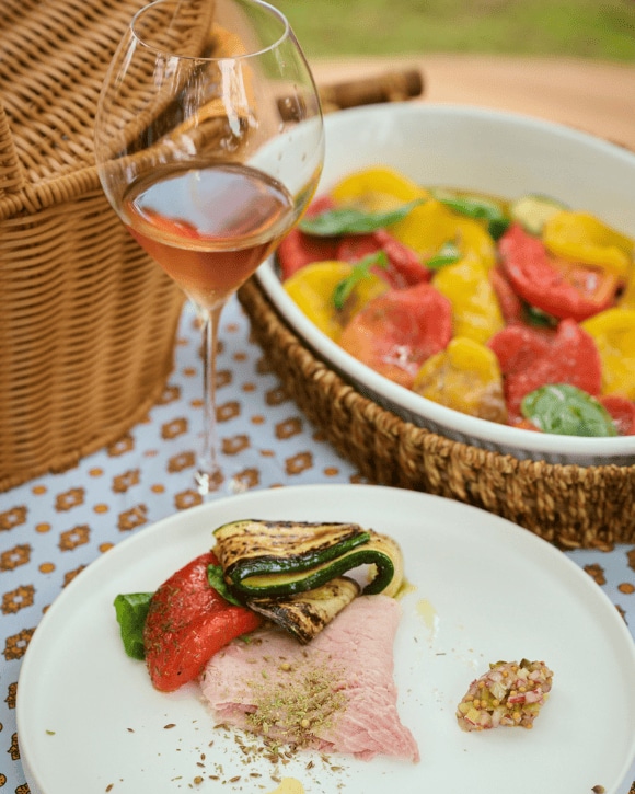 Le Picnic by Veuve Clicquot Mont Fuji