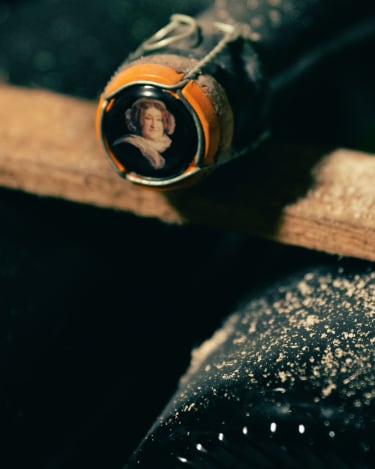 Veuve Clicquot guidelines for storing and serving champagne